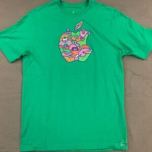 IMAGE SOLUTIONS SS Animals in Apple Tee